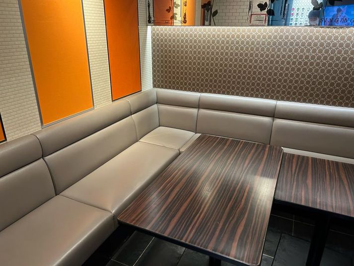 《2~4名用》会議・打ち合わせ用ルーム【サイズS】 - カラオケビッグエコー 御茶ノ水店