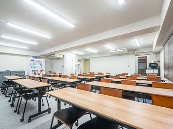 貸会議室ルームス八丁堀店  【ROOMs八丁堀店 第2会議室（903号室）】駅 徒歩3分の室内の写真