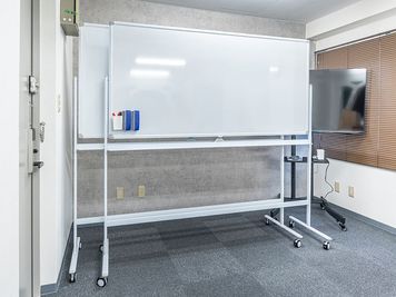 貸会議室ルームス神田店 【ROOMs神田店 第1会議室】神田駅1分の設備の写真