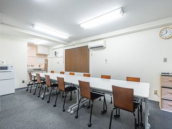 貸会議室ルームス神田店 【ROOMs神田店 第2会議室】会議室プランの室内の写真