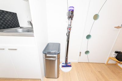 ダイソン掃除機、ゴミ箱 - 貸会議室Aivic渋谷宮益坂の設備の写真