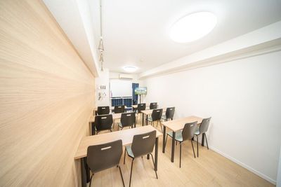 セミナー形式に変更も可能です - 貸会議室Aivic渋谷宮益坂の室内の写真