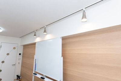 照明、ホワイトボード - 貸会議室Aivic渋谷宮益坂の設備の写真