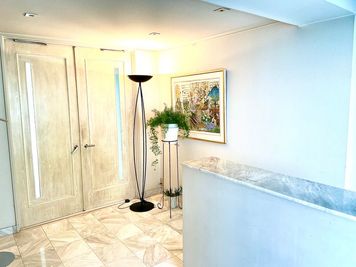 玄関② - studio アダマス 多目的スペースの室内の写真