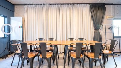 会議にぴったりな椅子＆チェアは10人で座れます。 - SPICA大阪 SPICA大阪/1名〜10名様専用の室内の写真