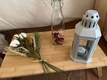 小物もございます。撮影等にお使い頂けます。 - 【湯島天神１分/不忍池徒歩６分】きゃんスペ湯島🎪 【きゃんスペ湯島】デート/おうちBBQ/たこパ/親睦会/歓送迎会の設備の写真