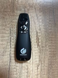 プレゼンテーション用のポインターも常設。 - 阿佐ヶ谷シェアサロン・レンタルサロン・レンタルスペース 【阿佐ヶ谷駅徒歩1分】個室レンタル＆シェアサロン｜エステ・整体等の設備の写真