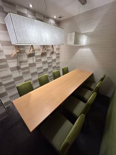 《9～10名用》会議・打ち合わせ用ワークルーム【サイズL】 - カラオケビッグエコー 京都駅前烏丸口店