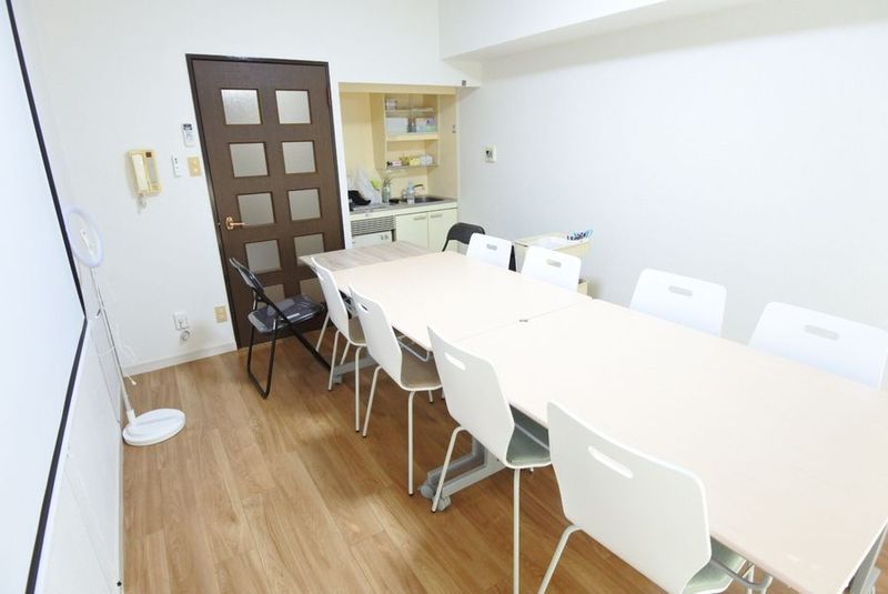 駅近完全個室の会議室！ホワイトボード/プロジェクター/モニター有 - 福岡貸し会議室　RECO天神