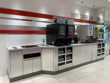 カラオケビッグエコー 熊本下通り店 《2～4名用》会議・打ち合わせ用ルーム【サイズS】の室内の写真