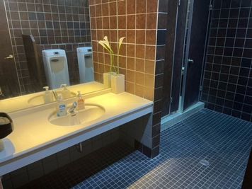 カラオケミューズ＆ビッグエコー 鹿児島与次郎店 《1名用》テレワークルームの室内の写真