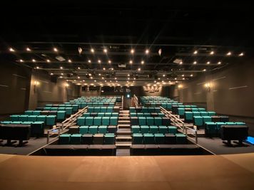 客席 - シアター・アルファ東京 劇場舞台レンタルの室内の写真