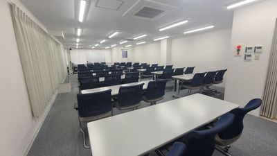 スタジオパックス南浦和本社店 南浦和徒歩１分！会議室＜45帖＞【31名様〜50名様プラン】の室内の写真