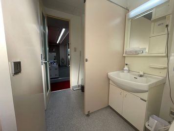 ワークプレイス２GO 目黒 ﾜｰｸﾌﾟﾚｲｽ2GO2名用個室Duo1 目黒駅徒歩4分の設備の写真