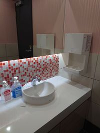 カラオケビッグエコー 神田西口駅前店 《2～4名用》会議・打ち合わせ用ルーム【サイズS】の設備の写真