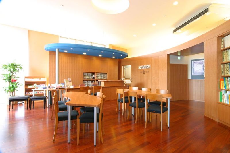 グランドピアノ防音室レンタル - ユニスタイルクロスモールセンター