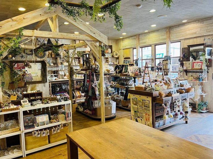 ハンドメイドワークショップテーブル-B - Douce店内 ワークショップスペース