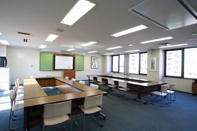 福島 貸し会議室「ニチネン」 会議室の室内の写真