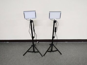 LED三脚ライト
※電球色アリ - シェア・スタジオBluebird《天王寺スタジオ》 レンタルサロンの室内の写真