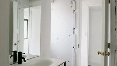 左側)洗面台
右側)シャワースペース - Ｔｈｅ　Ｓｐａｃｅ Ｔｈｅ　Ｓｐａｃｅ ３階（B スタジオ）の設備の写真
