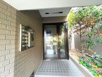 エントランス - 女性専用　アメニティ東桜２F 【リバーリッチ】アメニティ東桜2F　女性専用の入口の写真