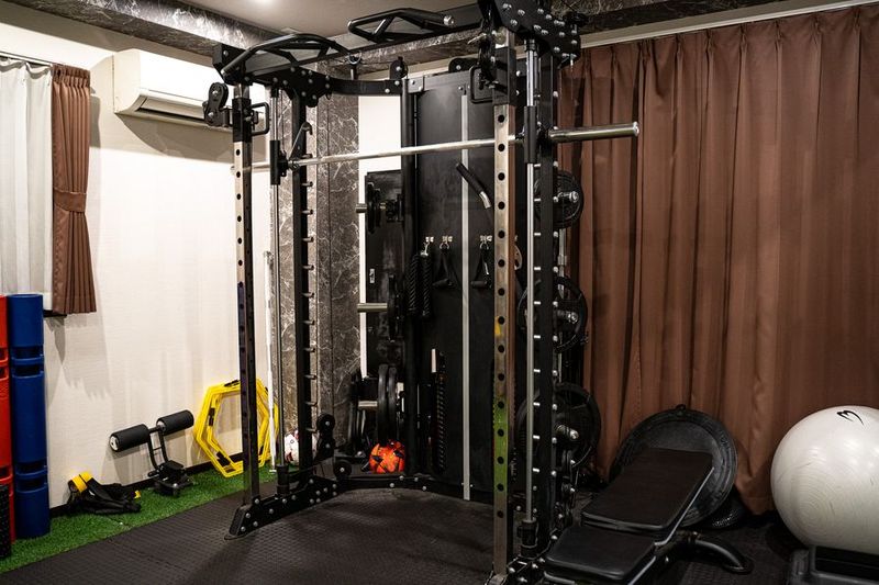 鮮やかな人工芝の映えるパーソナルジムをお手軽レンタル★ - 天満/扇町 3つの部屋完備シェアサロン★Studio Gaudi