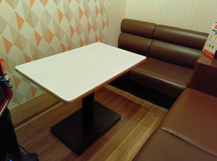 《2～4名用》会議・打ち合わせ用ルーム【サイズS】 - カラオケビッグエコー 大宮南銀通り店