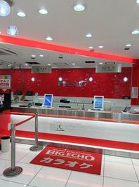 カラオケビッグエコー 大宮南銀通り店 《5～8名用》会議・打ち合わせ用ルーム【サイズM】の入口の写真