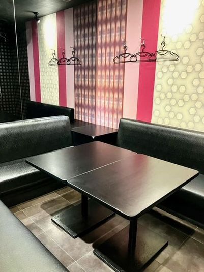 カラオケビッグエコー 分倍河原駅前店 《9～10名用》会議・打ち合わせ用ワークルーム【サイズL】の室内の写真