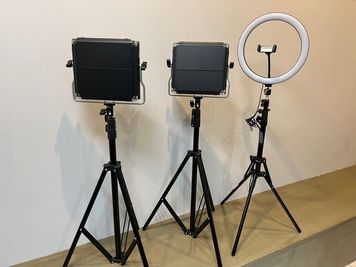 本格的な撮影ライトも無料で使える！ - リノスぺkitchen麻布十番【港区】レンタルキッチン リノスぺkitchen麻布十番【最大10名】の設備の写真