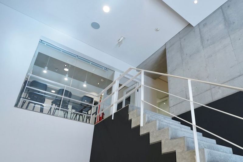 四ツ橋6名会議室 Centrum Meeting Room A - クリエイティブ ワークスペース