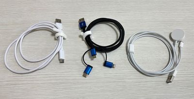 充電器各種あります🤗
USB付きの延長コンセントを準備しております✨ - お気軽スペース お気軽スペースchillの設備の写真