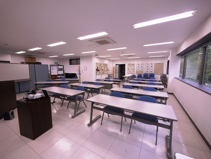 平和住宅情報センター仙台駅前店 3F　コンベンションルーム（最大30名利用可）の室内の写真