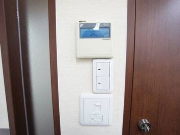 名古屋会議室 錦店 ＼直近割45%オフ／第2会議室【セルフ設営＆当日予約OK】の設備の写真