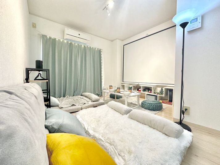 SNSで話題の推し活人気◎ - Revente京橋