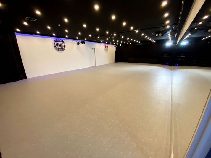 【本山駅すぐ横】練習やイベントにも最適！広くて本格照明設備完備！ - Motoyama A Studio