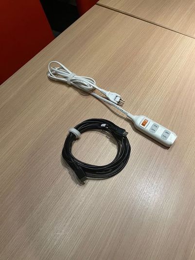 《2～4名用》会議・打ち合わせ用ルーム【サイズS】 - カラオケビッグエコー 八王子店