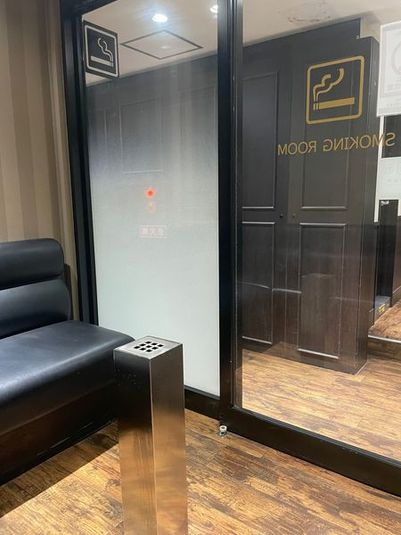 《2～4名用》会議・打ち合わせ用ルーム【サイズS】 - カラオケビッグエコー 八王子店