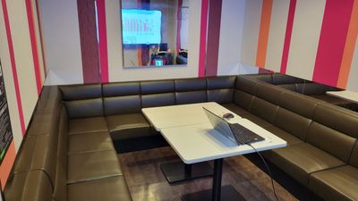 《9～10名用》【会議・打ち合わせに最適👩‍💻】電源/Wi-Fi完備/ソフトドリンク飲み放題付き☕️の完全個室！ - カラオケビッグエコー 立川南口駅前店