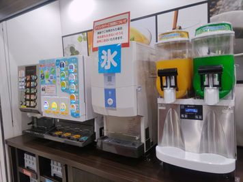 ドリンクバー - カラオケビッグエコー 門前仲町駅前店 《1名利用》テレワーク専用ルームの設備の写真