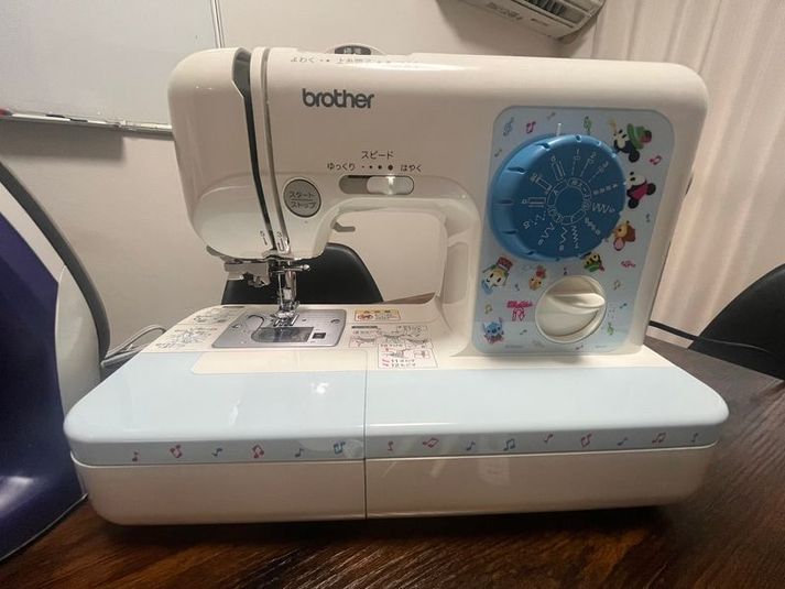 アクセントウォール🛋ホワイトボード、空気清浄機、ミシン🧵２５ - JK Room ビブレ西小倉B館