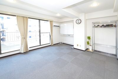 Space Joy 東銀座 貸し会議室、レンタルスペースの室内の写真