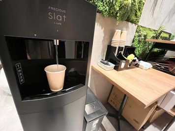 【無料ドリンク】
水、お湯、コーヒー、お茶 - サテライトオフィス狛江City サテライトオフィス狛江City 1名個室 ＜ROOM4＞の設備の写真
