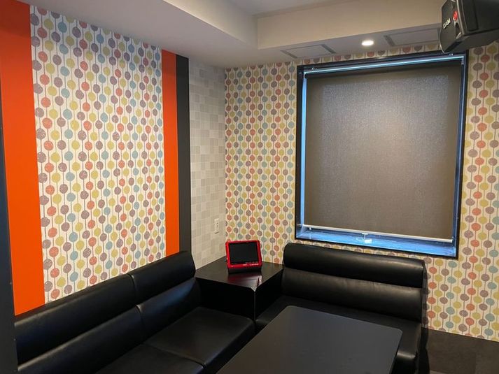 《9～10名用》会議・打ち合わせ用ワークルーム【サイズL】 - カラオケビッグエコー 京急川崎駅前店