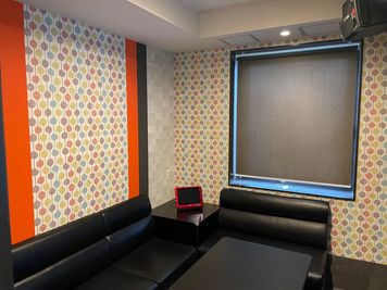 カラオケビッグエコー 京急川崎駅前店 《1名用》テレワークルームの室内の写真