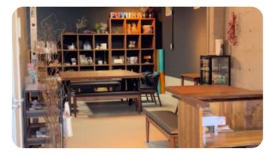 YouTubeも見てね♪
玄関を開けたら広がるオシャレ空間！
素敵な時間をお過ごしください。 - 玉井町ガレージハウスD号室 【49平方メートル全面利用可】atelier FUYURAの室内の写真