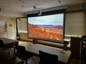 １３０㌅のスクリーン。 - 株式会社テクネス ABルームの設備の写真