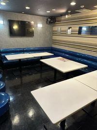カラオケビッグエコー 八重洲本店 《9～10名用》会議・打ち合わせ用ワークルーム【サイズL】の室内の写真