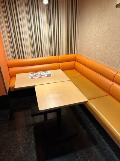 《2～4名用》会議・打ち合わせ用ルーム【サイズS】 - カラオケビッグエコー 八重洲本店
