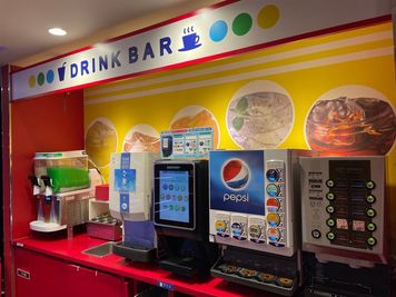 カラオケビッグエコー 渋谷宮益坂口店 《9～10名用》会議・打ち合わせ用ワークルーム【サイズL】の室内の写真